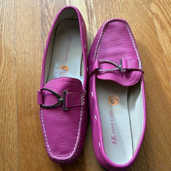 Fuschia pink Anne Klein Driving Loafers - Picture 2 of 5